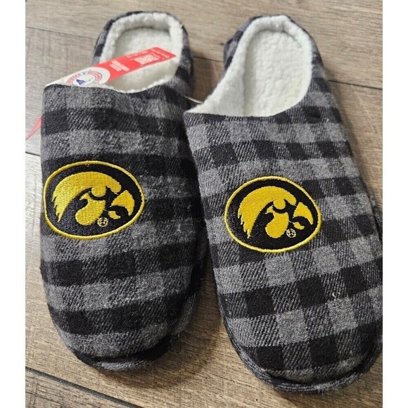 Iowa Hawkeyes College Football Men's Plaid Slippers NEW - Picture 4 of 7
